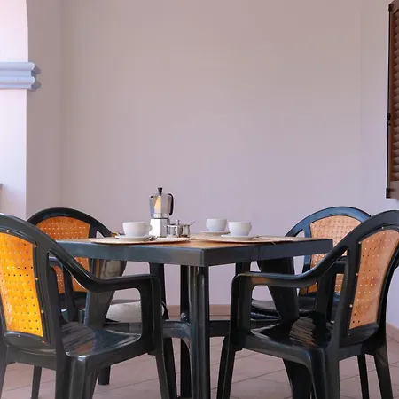 Idyllic Cala Viola T6 2 Bedapt Sleeps 6 Апартаменты Кала-Либеротто