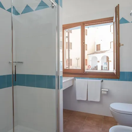 Апартаменты Idyllic Cala Viola T6 2 Bedapt Sleeps 6