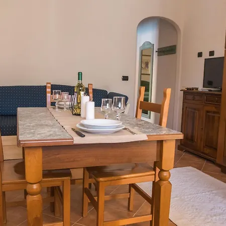 Апартаменты Idyllic Cala Viola T6 2 Bedapt Sleeps 6 Кала-Либеротто