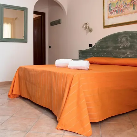 Апартаменты Idyllic Cala Viola T6 2 Bedapt Sleeps 6 Кала-Либеротто