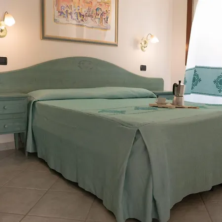 Idyllic Cala Viola T6 2 Bedapt Sleeps 6 * Cala Liberotto